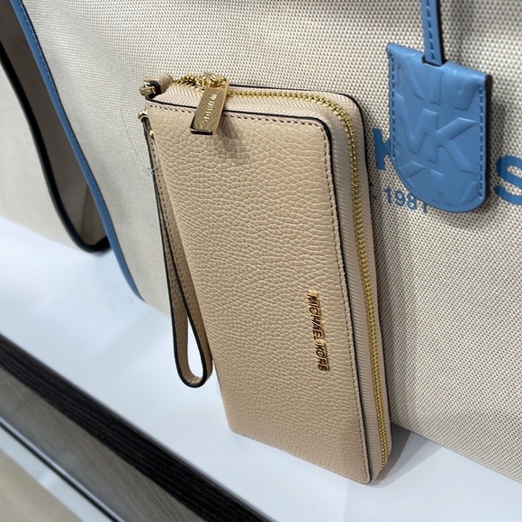 Michael Kors Jet Set Travel Large Travel CONTINENTAL Camel - Picture 9 of 16